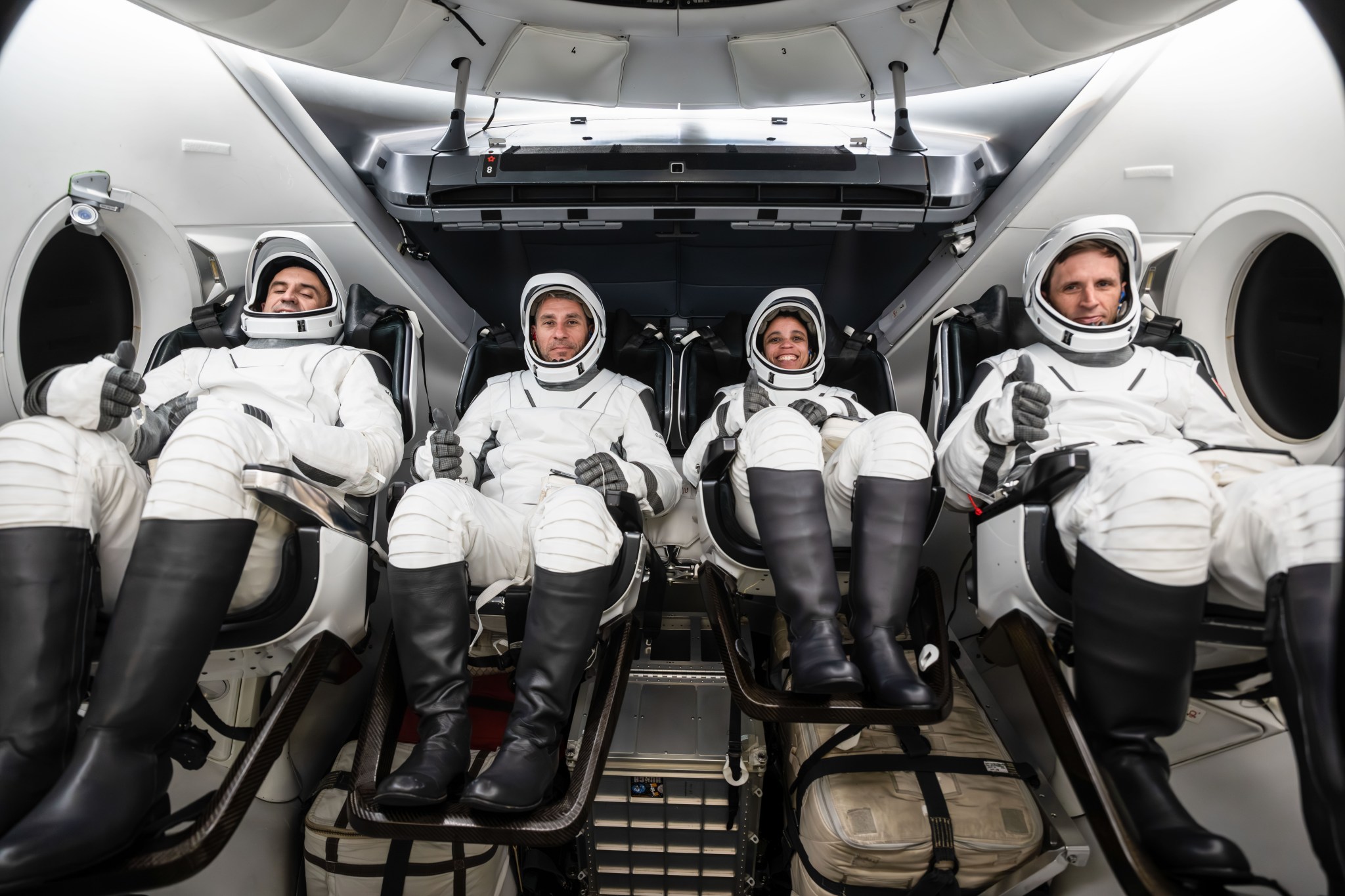 SpaceX Crew-13 创下美国最快纪录:8小时抵达国际空间站